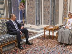 Sergei Lavrov, ministro de Exteriores ruso, en su visita a Omán este miércoles.