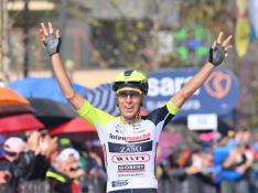 El checo Jan Hirt gana la 16ª etapa del Giro de Italia 2022.