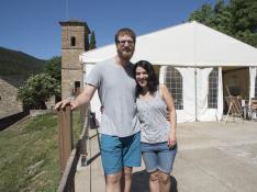 Paul Alexandre Lecacheur y Elisa Blasco, pareja que celebra su boda en Isín (Huesca).