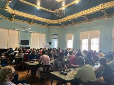 El salón azul del Casino de Huesca albergó el Internacional San Lorenzo de ajedrez.
