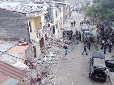 An explosion destroys several homes and vehicles in Guayaquil