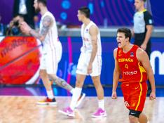 El aragonés Jaime Pradilla celebra una canasta en el partido de España ante Georgia del Eurobasket