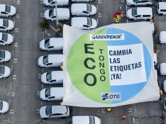 Pancarta desplegada por Greenpeace ante la DGT.