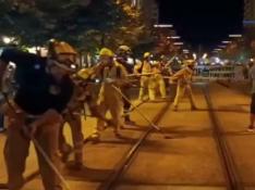 Ruidosa protesta en Zaragoza de los bomberos forestales
