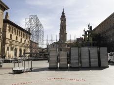 Montaje del escenario en la plaza del Pilar para estas Fiestas del Pilar 2023.