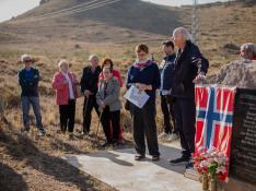 Un grupo de noruegos participa en un homenaje a las ocho personas fusiladas en Arándiga