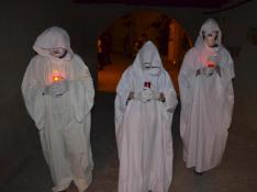 La "triste comitiva" de las almetas hacia el cementerio de Radiquero la noche de Todos los Santos. gsc