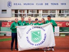 El equipo ganador del Stadium, con Irene Burillo, Silvia Alejo, Celia Cerviño, Ioana Loredana, Andrea Rosca y el capitán, Jesús Sancho.