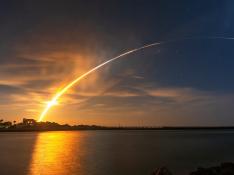 Momento del lanzamiento del cohete en Florida