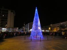 La foto es del cono luminoso de la plaza Biscós, una de las principales novedades de este año