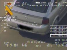 La Guardia Civil identificó al conductor del coche que circulaba a una velocidad excesiva.