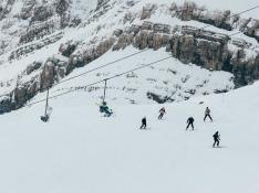 Esquiadores este miércoles en Candanchú.