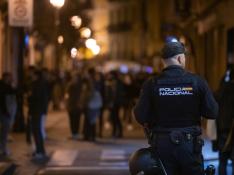 Policía en la zona de bares del Casco Viejo de Zaragoza