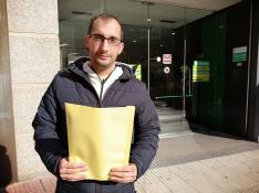 Ismael Escuer ha acudido este martes a una oficina de la Seguridad Social del centro de Zaragoza.