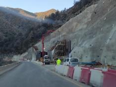 Imagen de las obras de uno de los dos nuevos túneles que se están excavando en la N-260.