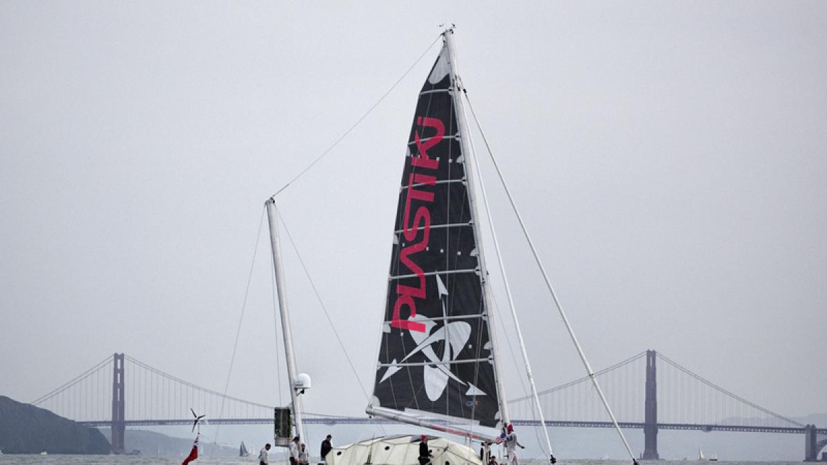 Fred boneskin 2024 setting sails. Plastiki лодка. Судно из пластмассы. Fred boneskin 2024 setting sails. Fred boneskin 2024 setting sails.