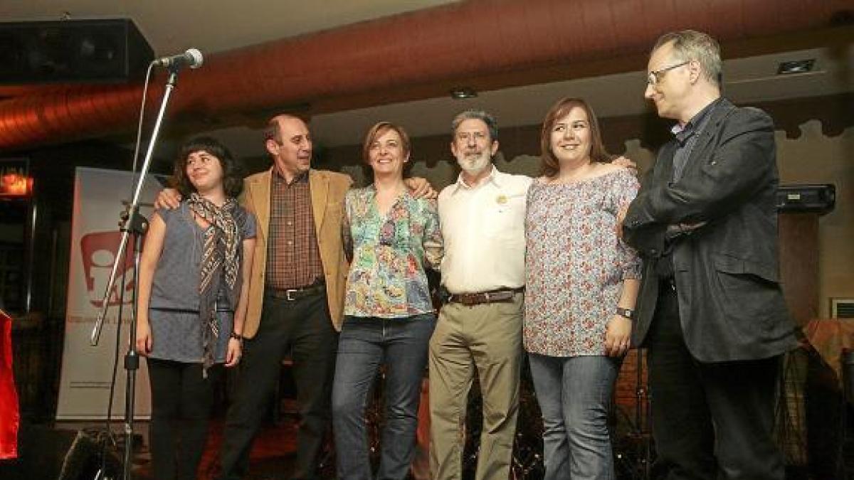 Pilar Novales echa mano de militantes veteranos para su lista