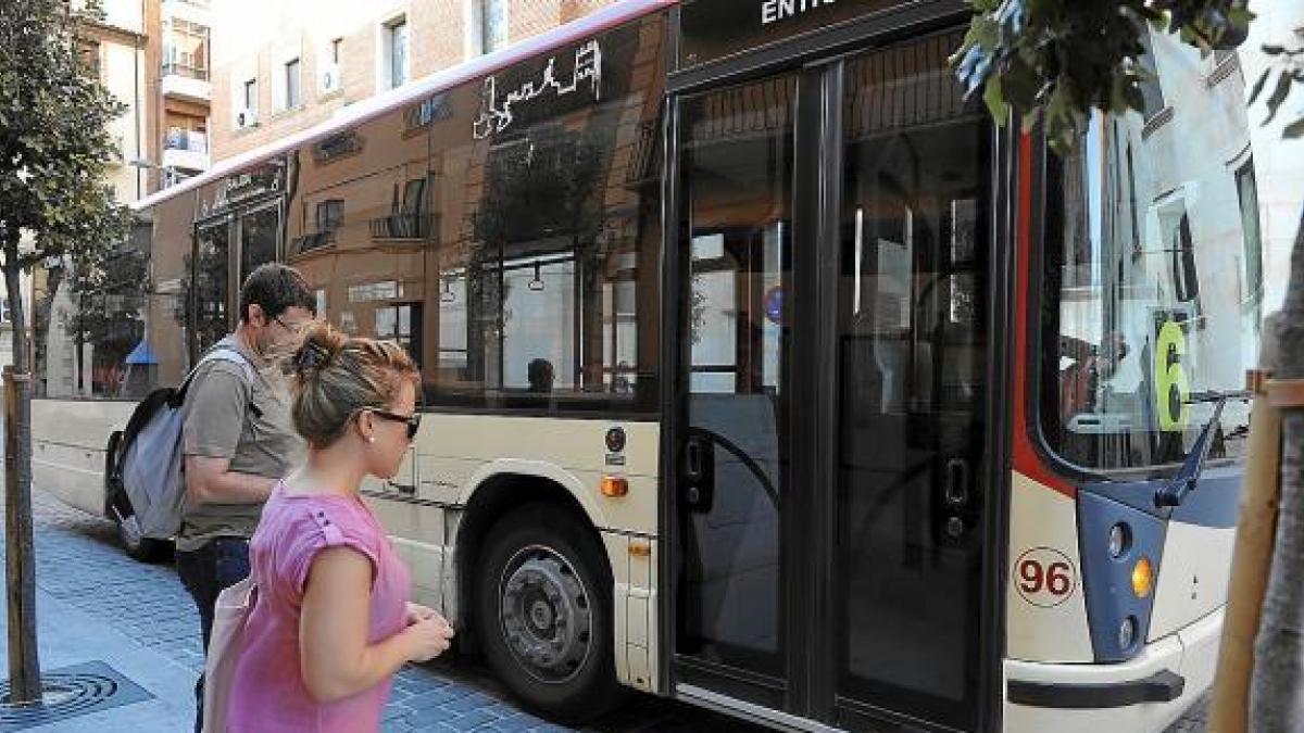 La Empresa Del Bus Urbano Reclama 255000 De Subvención Por Pérdidas En 2008 Y 2010 6956