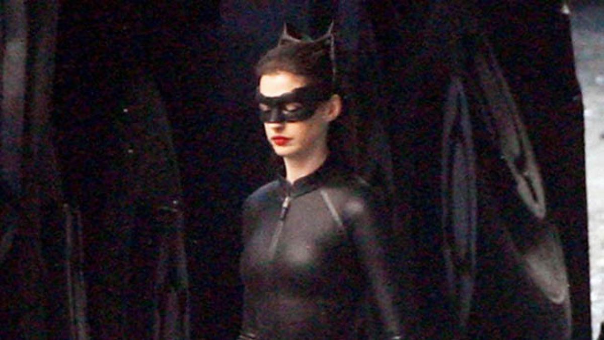 rápido Eficacia Tentación Primera imagen de Anne Hathaway como Catwoman con su traje completo