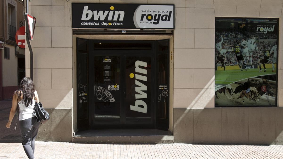 Los 'corners' de apuestas se duplican en un año en Aragón a pesar de la  crisis