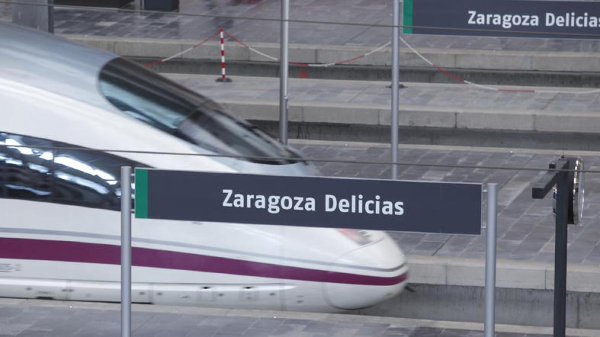 La DGA espera que si hay AVE MadridParís, algún tren pare en Zaragoza