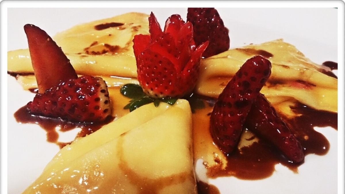 Crepes flambeadas con fresas