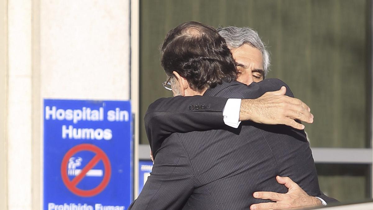 Tras la capilla ardiente en el Congreso, Suárez será enterrado en Ávila