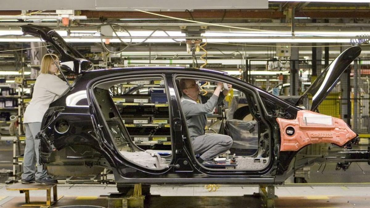 La industria automovilística cierra 2014 con