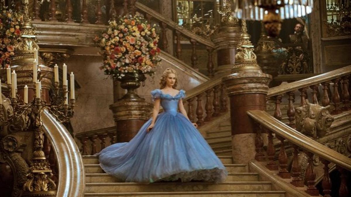 Kenneth Branagh renueva la 'Cenicienta' 65 años después