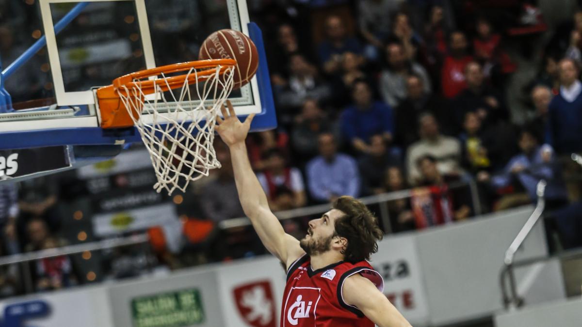 Tomás Bellas despega Noticias de Basket Zaragoza en Heraldo.es