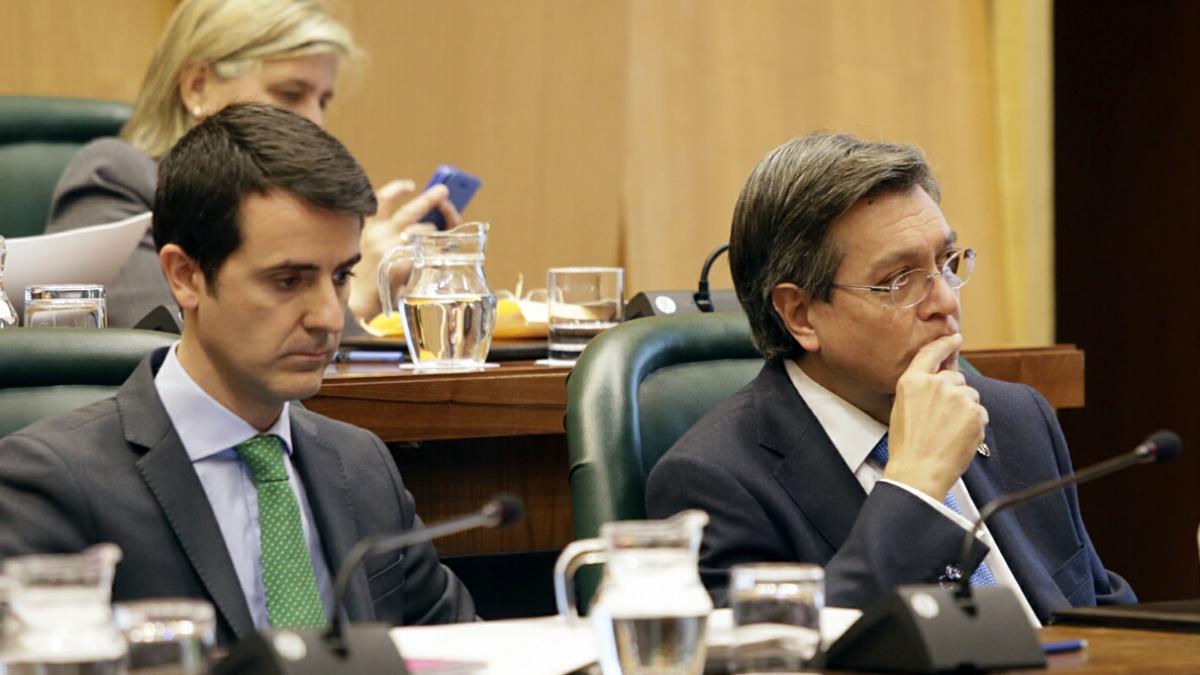 Senao toma posesión del cargo de concejal en sustitución de Eloy Suárez