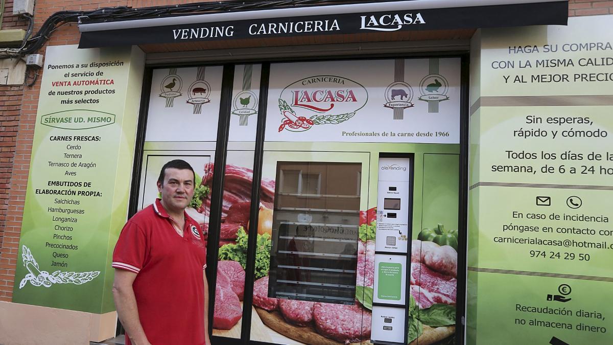 Chuletón y croquetas a pie de acera | Noticias de Huesca en 