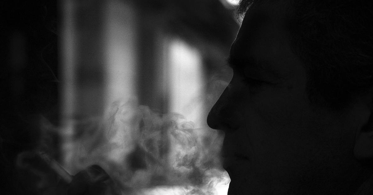 Fumadores pasivos: prueban que las pipas de cannabis emiten cuatro