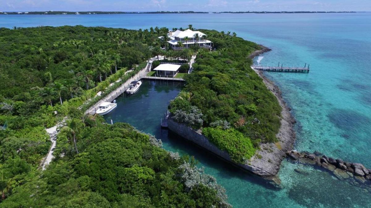 Новеллам остров. Вилла на острове Овериондер Кей (Багамские острова, США). Остров Swains cay. Seongabdo остров. Частный остров.