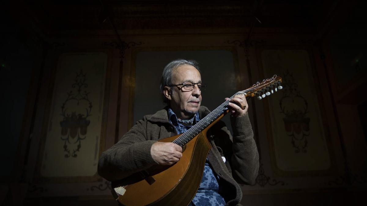 Javier Mas Playing The 12 String Bandurria Day One
