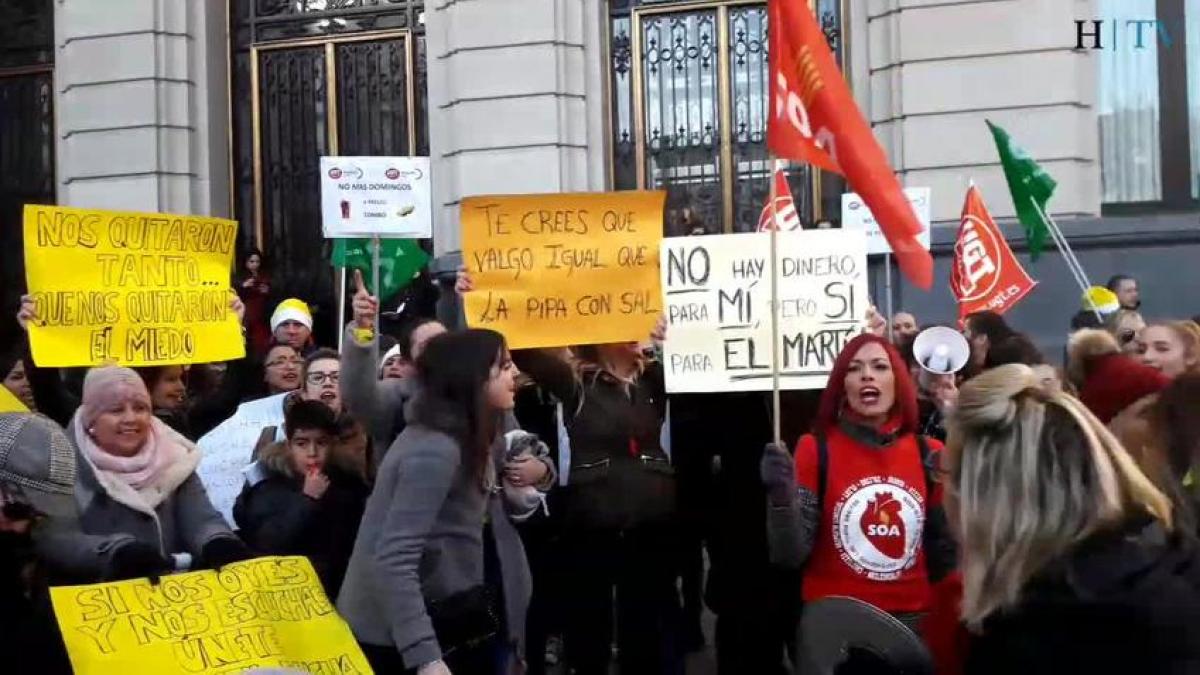 chicas μέρος πίπα καμπύλεςανθρώπινο τριχωτό μουνί