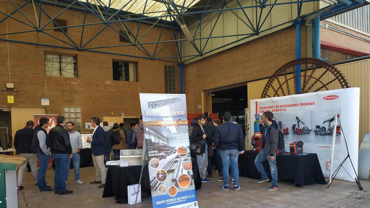 Más de 50 empresas participan en el primer 'Job Day' del Centro San