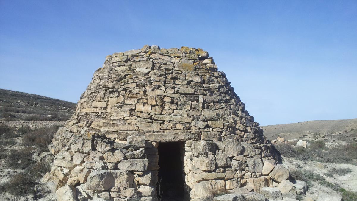 Casas de piedra vividas, en La Muela