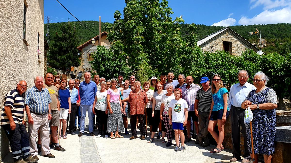 Barbenuta inaugura su primera calle pavimentada
