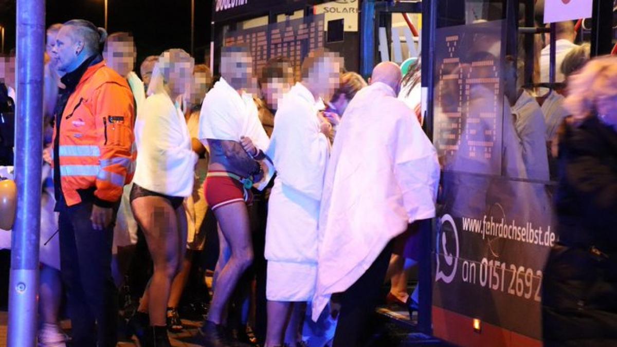 Una fuga de gas obliga a desalojar a 350 personas que estaban en una orgía Foto