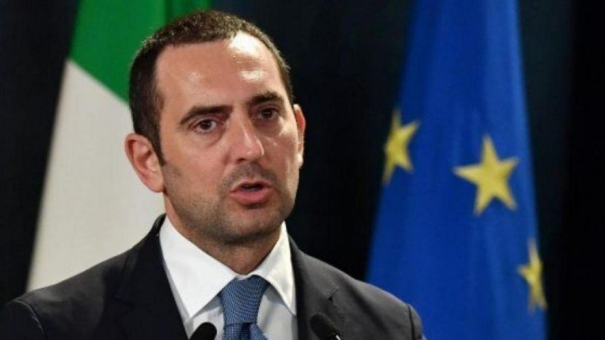 Il ministro dello Sport italiano ritiene che “ci siano sempre meno opzioni” per riprendere il campionato italiano