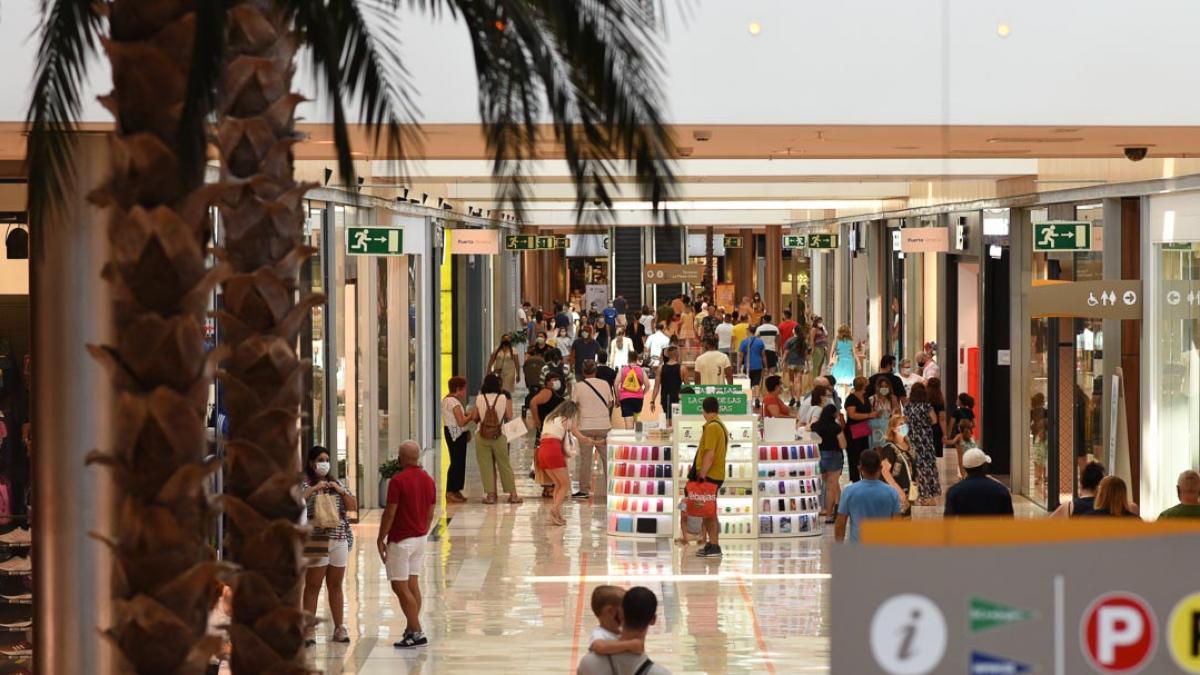 Los centros comerciales de Aragón abren este domingo 6 de septiembre por la  vuelta al cole