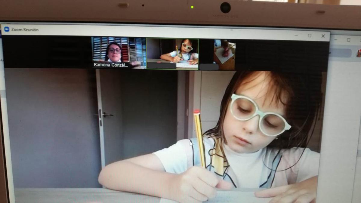 "¿Hoy vas al cole?": Las clases online ponen a prueba la conciliación de las familias aragonesas