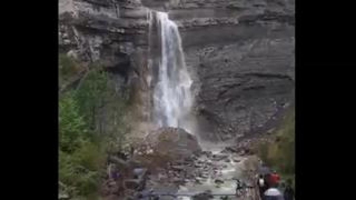 condado Hierbas Tener cuidado Vídeo: Así se ve la cascada del Sorrosal tras las últimas lluvias