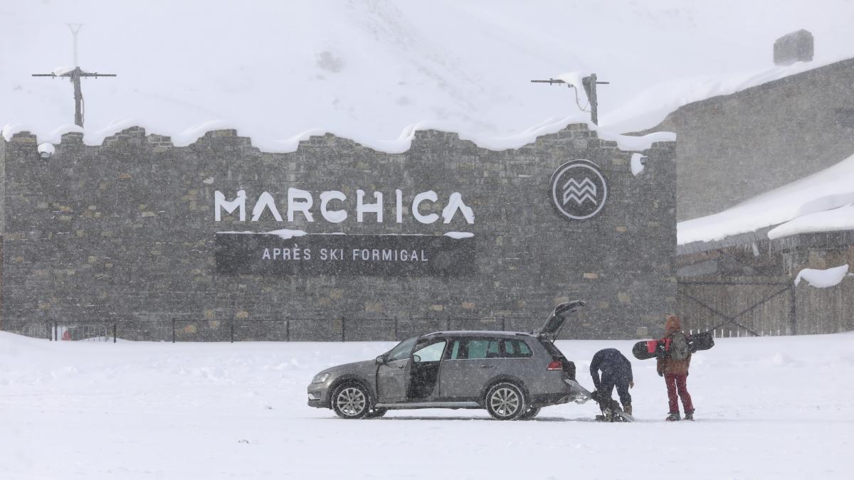 The Pyrenees faces another month of hiatus in an agonizing situation with a loss of 150,000 tourists