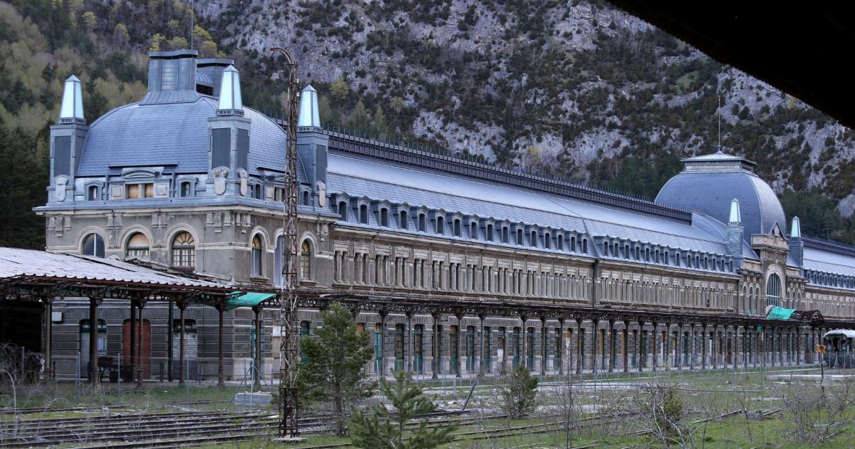 La Estación Internacional de Canfranc recibe al último ...