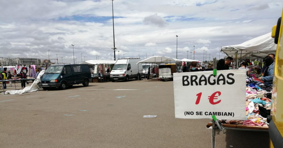 El Mercadillo De Zaragoza Un Miércoles: "Las Ventas Han Bajado Un 80%"