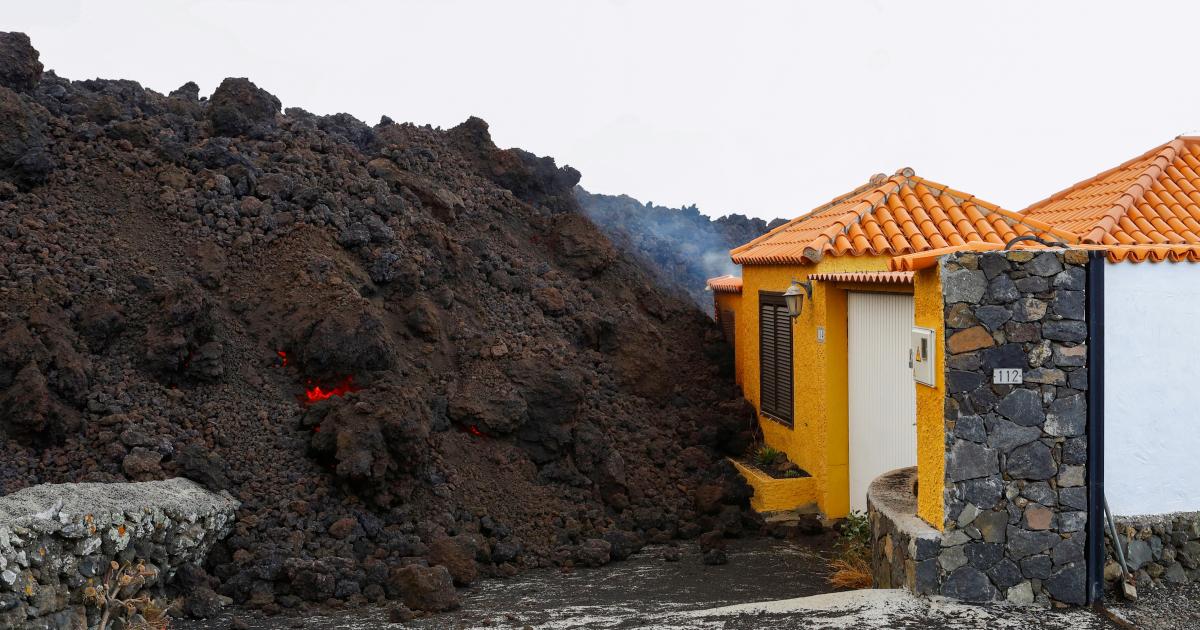 La lava de la erupción del volcán de La Palma cubre 106 hectáreas y  destruye 166 casas