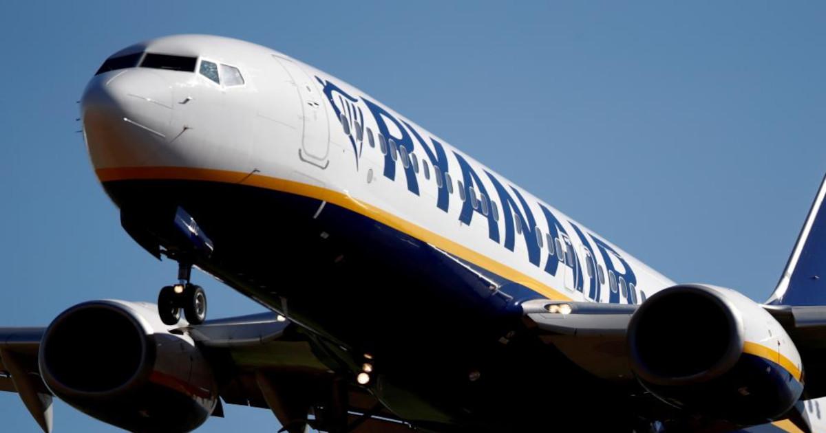 Una sentencia condena a Ryanair tras obligar a un viajero a pagar por imprimir las tarjetas de embarque