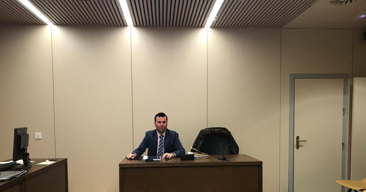 Sentenced to 27 months in prison for harassing the lawyer who beat him in a lawsuit for harassment in Zaragoza